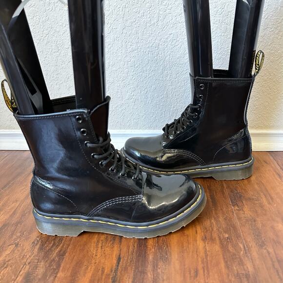 DR. MARTENS 1460 Boots Black Patent Leather Lace Up Booties Gothic - Picture 2 of 10